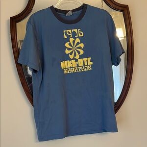 Nike Blue Graphic T-Shirt Men Large Vintage 1976 in EUC